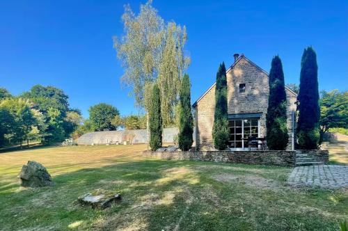 Gites la Rifflais - L'étang - vue sur étang privé