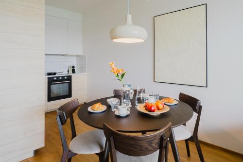 Prague Days - Family Friendly One-Bedroom Apartment with Balcony TV & Netflix in Holešovice - image 11