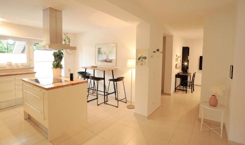 Cocina, 160qm Wohnung mit Balkon nahe Salzburg - Freilassing 2 Schlafzimmer, 2 Bäder (160qm Wohnung mit Balkon nahe Salzburg - Freilassing 2 Schlafzimmer, 2 Bader) in Freilassing