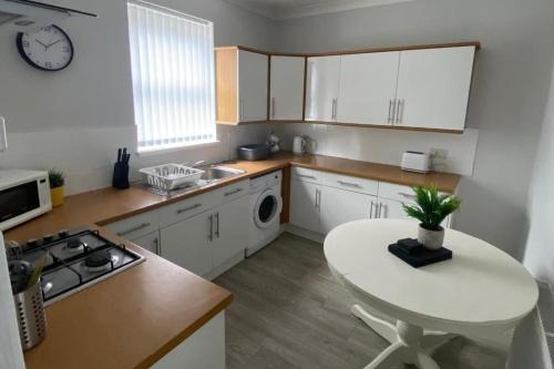Weldon House - Sleeps 6 - Pet friendly - Parking in Newcastle upon Tyne