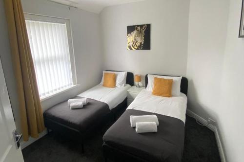 Weldon House - Sleeps 6 - Pet friendly - Parking in Newcastle upon Tyne