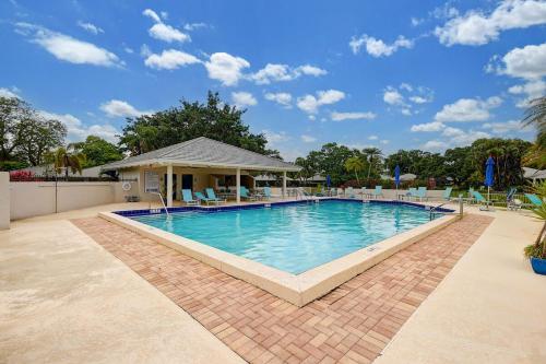 PGA National Getaway Cozy Club Cottage in Palm Beach Gardens