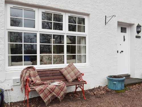 Зовнішній вигляд готелю, Edenwoodend Cottage in Кепар