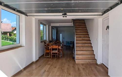 Viesnīcas āriene, Lovely Home In Pregrada With Sauna in Kumroveca