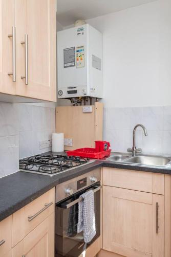 Cosy 1 Bedroom flat between Clapham & Brixton, London (photo 9)