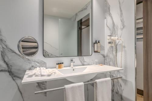 Aravaca Village Hotel - image 10