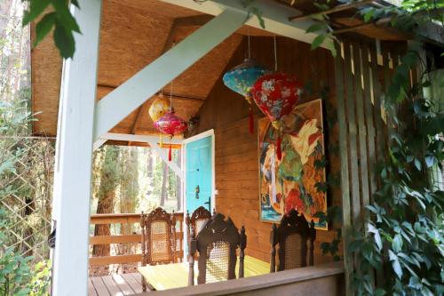 Domek Wróżki - Sanktuarium Laparica w Puszczy Białej (Domek Wrozki - Sanktuarium Laparica w Puszczy Bialej) in Длугосьодло