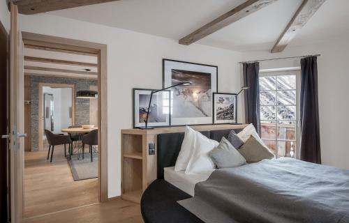 2 bedrooms, 3 beds