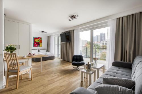 New Garden Apartments, Warsaw