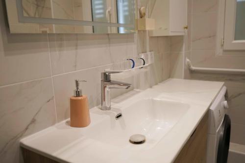 Pleasant stay in the heart of Paris 4 people max - image 10