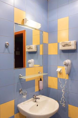 Inza Hotel - image 3