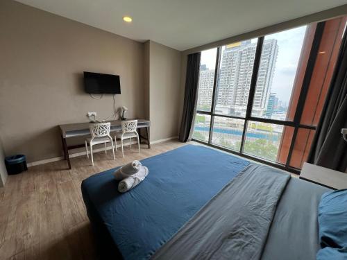 Private Suite for 2 | Near IKEA SEGi & MRT | Wi-Fi - main image