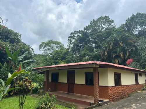 Peaceful Jungle Home River Access Arenal Views - image 4