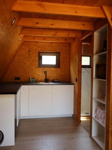 virtuve, El Roble Glamping - Cabaña Alpina Familiar (El Roble Glamping - Cabana Alpina Familiar) in Lagunilla
