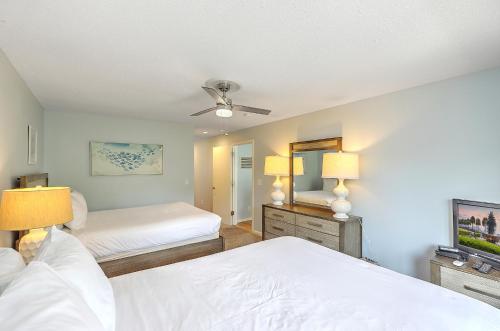 New Listing! Lagoon Villa 29 - Near Beach! Lagoon View! in Isle of Palms, USA