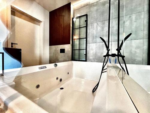 Jacuzzi Kraków Loft - Design Apartments, Cracovia (foto 6)