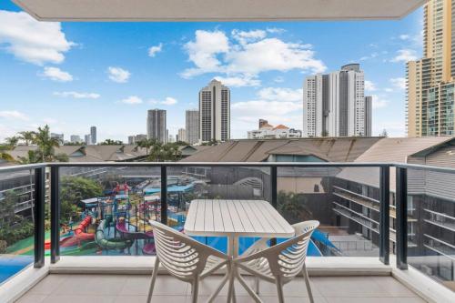 A Family Friendly 2 Bedroom Apt in Surfers Paradise - image 5