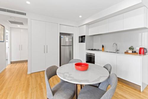 A Spacious and Modern 2 Bedroom Apartment in Paradise - image 5