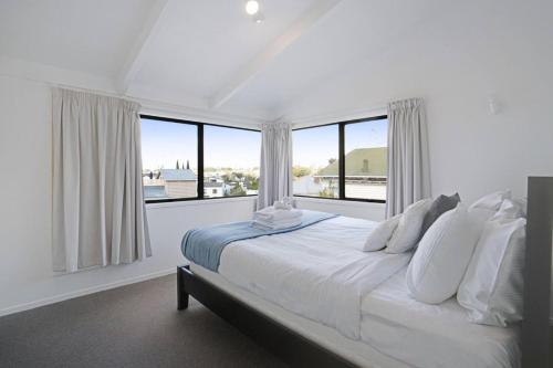 Parnell Home with Pool, Parking and Rangitoto View, Auckland (photo 7)