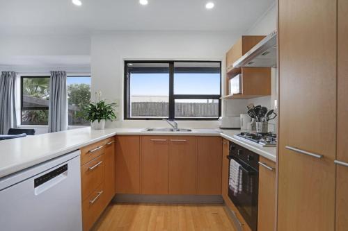 Parnell Home with Pool, Parking and Rangitoto View, Auckland (photo 4)