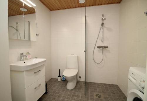 Bathroom, Central Studio for 2 in Turku Harbour