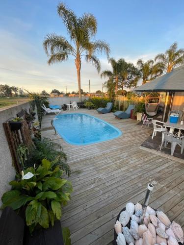 Casa ampla com área gourmet e piscina
