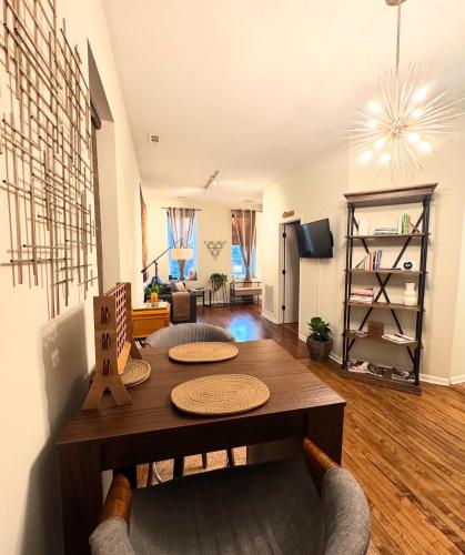 Facilities, Wicker Park 1-BR Walk to Train & Grocery Easy Downtown Access in West Town