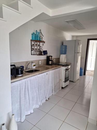 مطبخ, Villa Ferradura - Piscina e Vista Mar in Ferradura Beach
