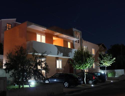  Apartment Gamma with hydromassage mini pool near Split in Žrnovnica