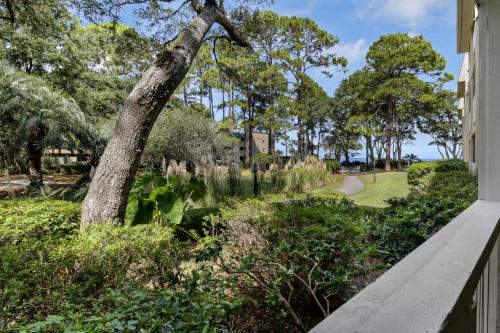 Beach Bliss Villa with Scenic Ocean Views in 希爾頓黑德島水濱