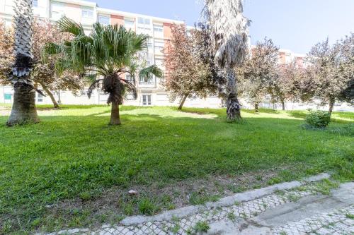 Artistic 2-bedroom apartment with courtyard, Lisbonne (photo 8)