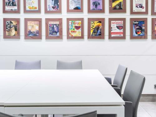 Ibis Styles Madrid Prado - image 5