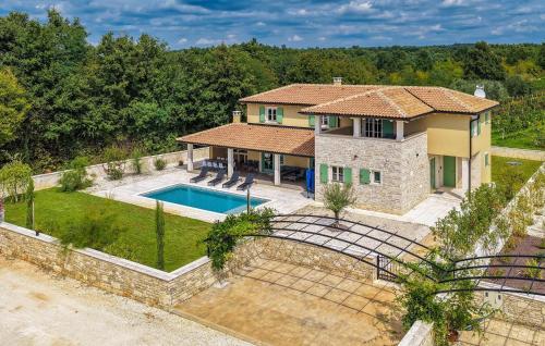 Lovely Home In Sivati