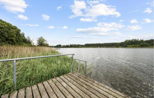 Viesnīcas āriene, Lovely Home In Röbel With Lake View (Lovely Home In Robel With Lake View) in Vipperow