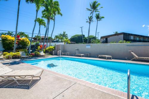 Walk to Napili Bay Beach! Mtn-View Lahaina Condo