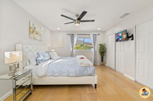 Relax & Recharge Epic, Views, Pool Games! in San Carlos