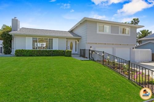 Relax & Recharge Epic, Views, Pool Games! in San Carlos