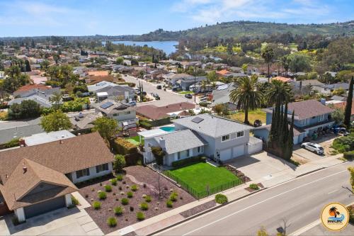 Relax & Recharge Epic, Views, Pool Games! in San Carlos