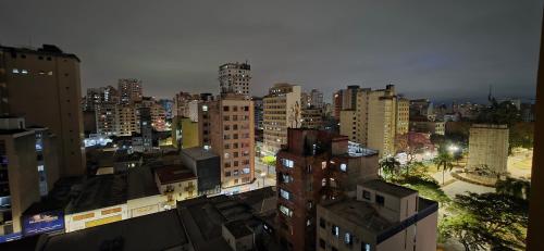 Apartamento sofisticado próximo metrô República (Apartamento sofisticado proximo metro Republica) in サンタ セシリア