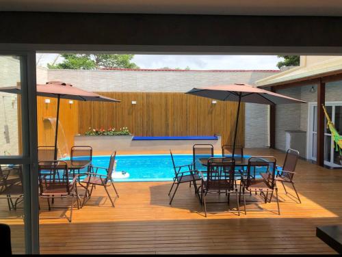 Casa com 4 quartos com piscina próximo da praia do campeche