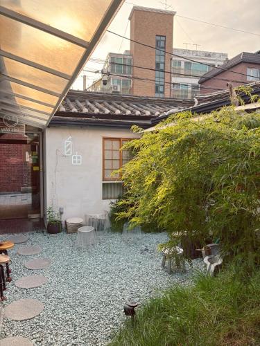 Exterior view, 'Hanok Hanok' Boutique stay Hotel Seoul - 2min from Gyeongbokgung Palace station in Gwanghwamun