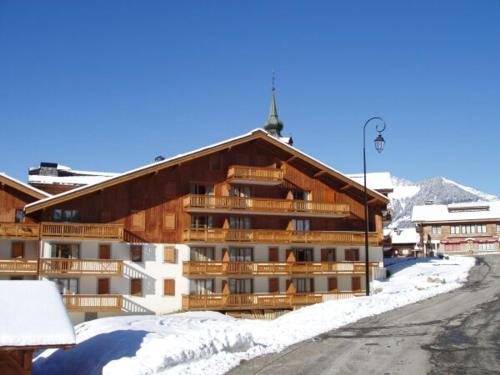 Appartement au cœur du village avec piscine et terrasse - FR-1-505-234 in Notre Dame De Bellecombe