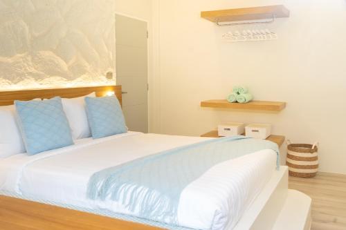Stylish Studio with Pool - 8' walk to Rawai Beach, Rawai Beach (photo 10)