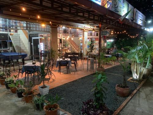 Route 76 Guest House in Senmonoroma