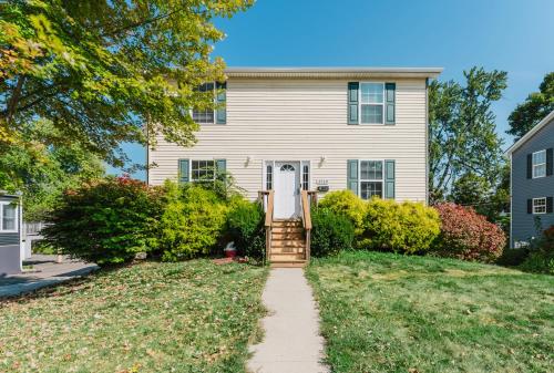 Modern Renovated 3-Bed Near Ann Arbor & Ypsilanti