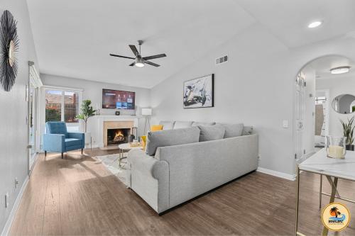 Inviting Home with Mountain Views & Pool-Spa in San Carlos