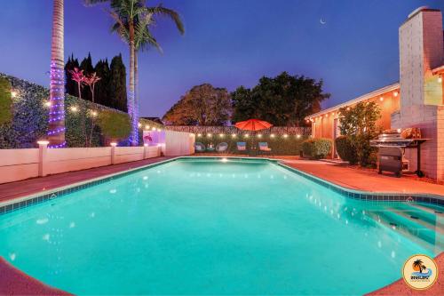 Inviting Home with Mountain Views & Pool-Spa in San Carlos