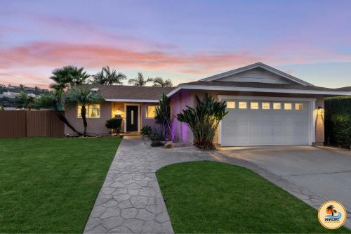 Inviting Home with Mountain Views & Pool-Spa in San Carlos