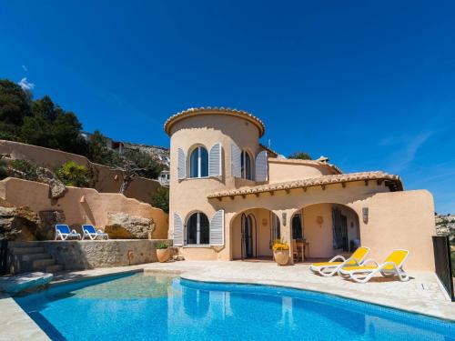 Villa with Sea Breeze Charm