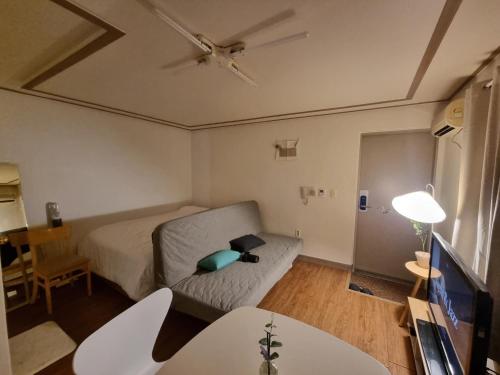 AngelB-20 minutes to Gangnam! Hotel-style bedding, OTT service, Cooking,Laundry, the most reasonable